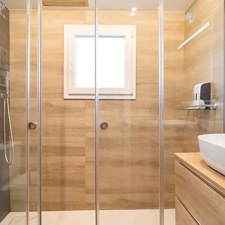 Apartment 2 Bedroom Amazing In