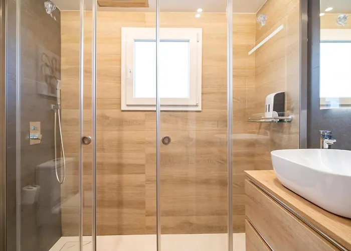 Апартаменти Lovely In